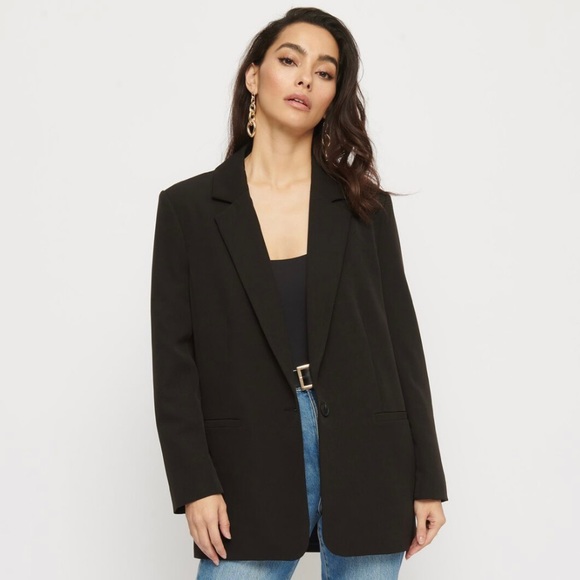 SOLD Dynamite Black Blazer - Picture 10 of 11